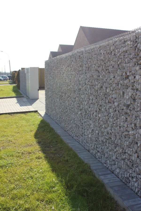 Gevulde steenkorf met Grafrado keien